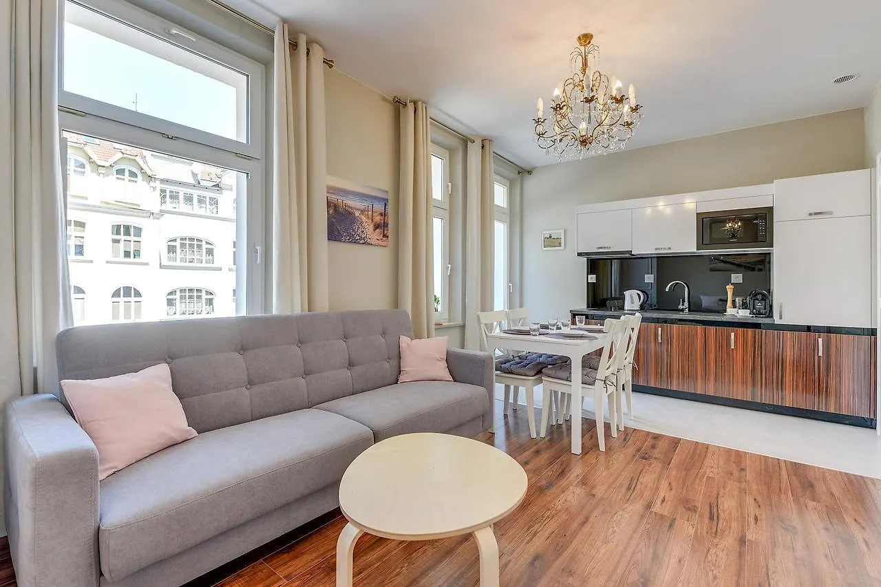 Lion Apartments - Costa Brava Studio Сопот